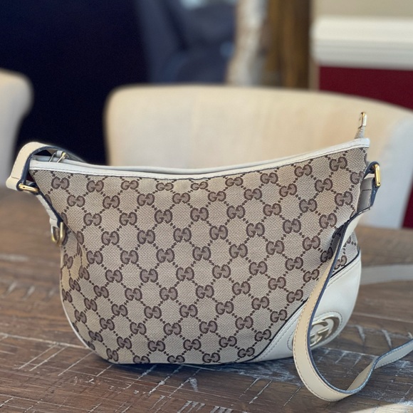 🌺 AUTH Gucci Monogram Crossbody Bag 🌺 BEAUTIFUL - Picture 8 of 16